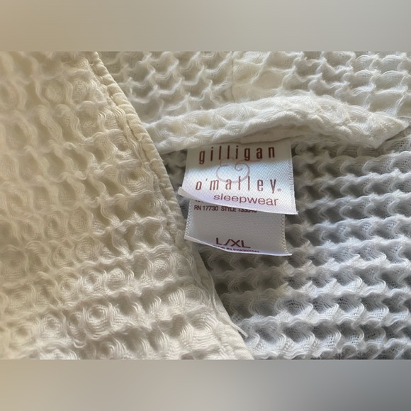 Gillian & O’Malley 100% Cotton White Short Robe - Picture 3 of 3